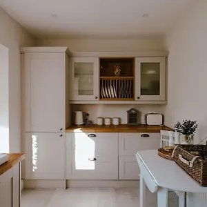 Modern Style House With Log Burner Holiday home