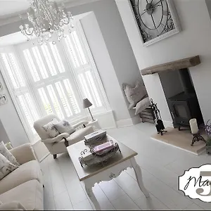 Maison 5 Holiday home