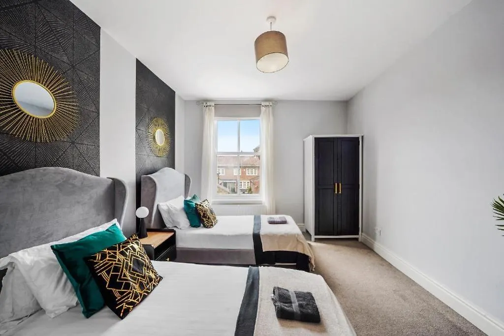 Сasa de vacaciones 3 Bedroom Townhouse On Harrogate'S Famous Stray